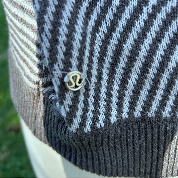 Lululemon Devi Crew Sweater Heathered Dark Grey / Heathered Light Grey | Size 8 - Picture 10 of 12